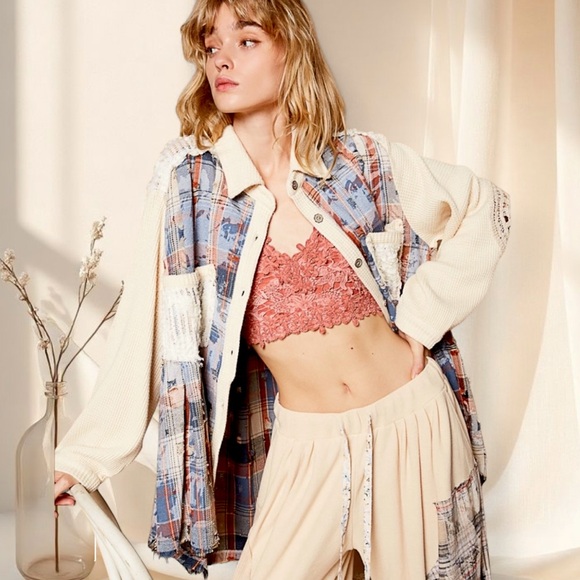 POL Plaid Crochet Patch Shirt Jacket Shacket | Cream Multi - Picture 7 of 8